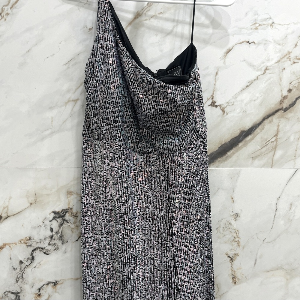 Dress size for 6 women